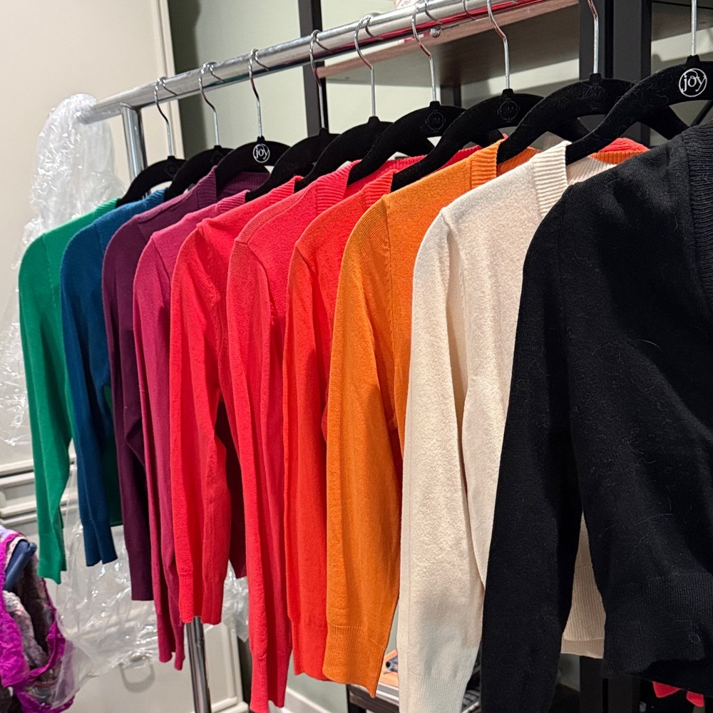 Lot of 10 MAK Sweaters Size Large
